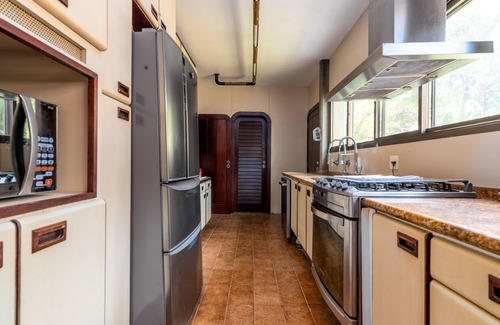 Pedra Verde House | Casa Cinematográfica Pé na Areia on Domingas Dias beach in Ubatuba