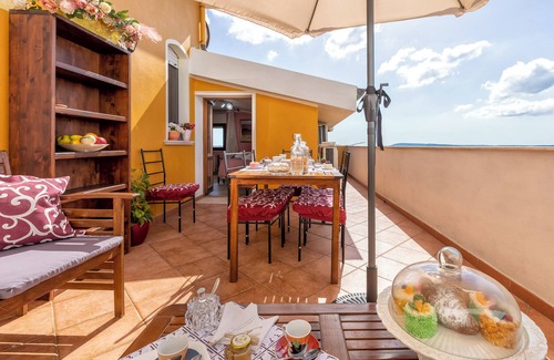 Uri Apartment | Casa Clara Uri in the Nuraghe of Santa Cadrina a short distance from the beaches