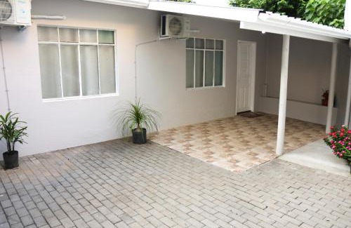 Concordia Villa | Casa com estacionamento no centro, pets são bem vindos