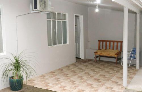 Concordia Villa | Casa com estacionamento no centro, pets são bem vindos