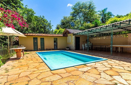 Goiania House | Casa com lareira, piscina e muito lazer em Goiânia