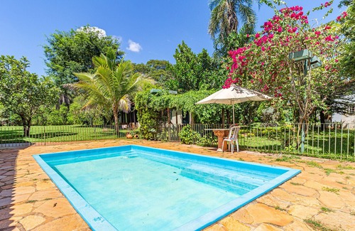 Goiania House | Casa com lareira, piscina e muito lazer em Goiânia