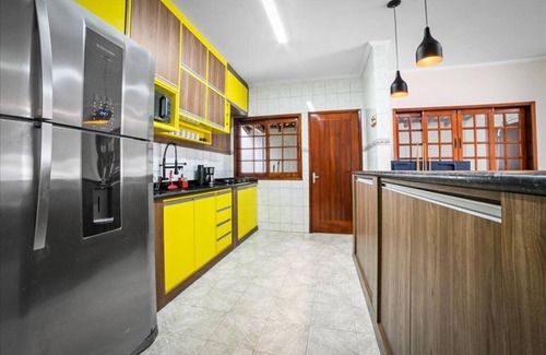 Centro House | Casa com Piscina na Enseada a 50 Metros da Praia