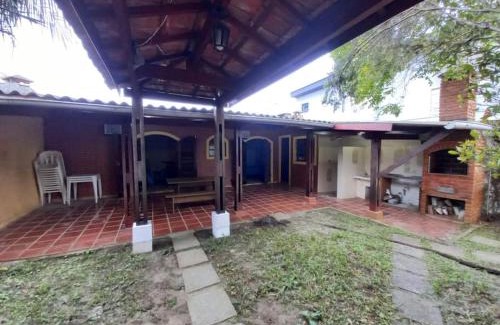 Itanhaem House | Casa com piscina a 300mts do mar