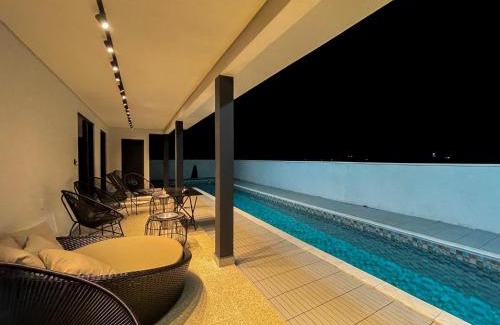 Paranapanema House | Casa com piscina aquecida e acesso ao clube em Riviera