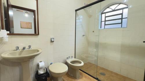 Lindoia House | Casa com piscina,Bilhar,PiongPing,Pembolim e 4Suites