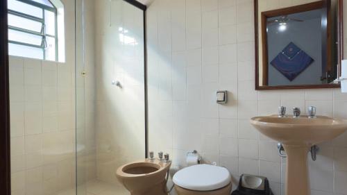 Lindoia House | Casa com piscina,Bilhar,PiongPing,Pembolim e 4Suites