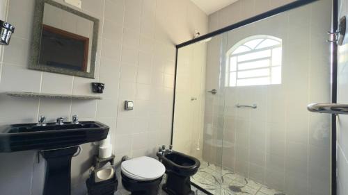 Lindoia House | Casa com piscina,Bilhar,PiongPing,Pembolim e 4Suites