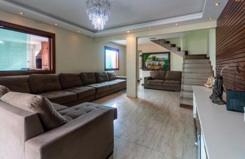 Europa House | Casa com piscina,churrasqueira e otima localizacao