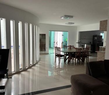 Curio-Utinga House | Casa com piscina e churrasqueira cop 30