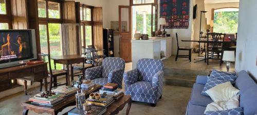 Itatinga House | Casa com praia na beira da represa