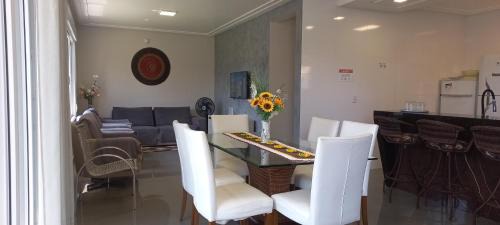 Capao da Canoa House | Casa Com Três Dormitórios Pertinho Do Mar Em Capão Da Canoa