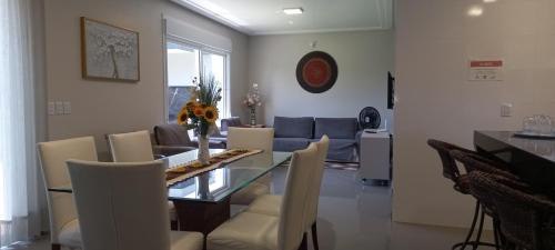 Capao da Canoa House | Casa Com Três Dormitórios Pertinho Do Mar Em Capão Da Canoa