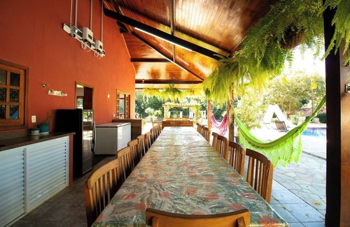 Tiete House | CASA COMPLETA 7 SUITES QUADRA BEACH TENNIS PISCINA AQUECIDA