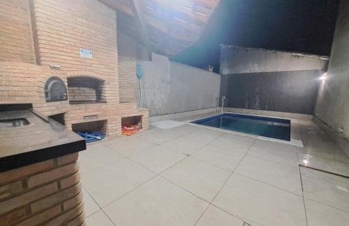 Ocian House | Casa completa em condominio, Wi-Fi e garagem gratuitas, á 8 min da praia!