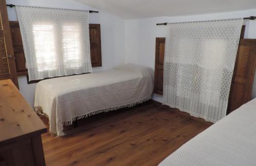 Viznar House | Casa con jardín y aparcamiento en Viznar, junto a Granada