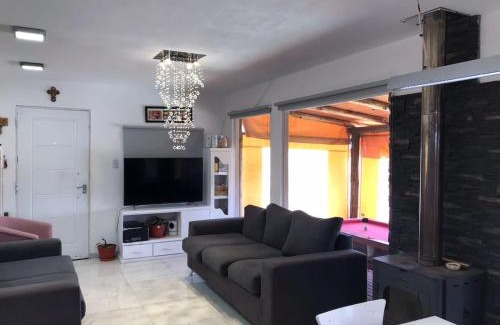 Tanti House | casa con vista 360 a las montañas y pileta
