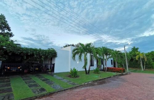 Flandes House | Casa condominio santa ana