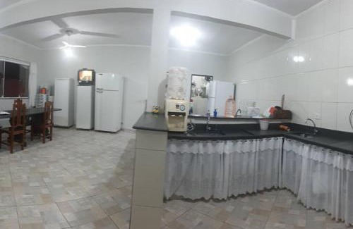 Cibratel II House | Casa confortável com 4 suítes para até 20 pessoas.