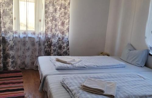 Jibert House | Casa cu struț Malancrav