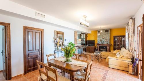 Almogia House | Casa Cuatro Vientos Almogía by Ruralidays