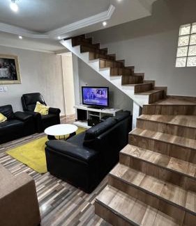 Aparecida House | Casa da família em Aparecida tv wi fi 4 banheiros à 5 min da Basílica