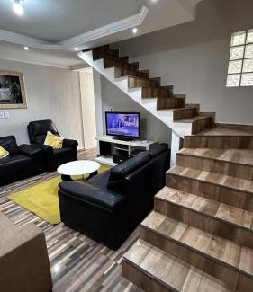 Aparecida House | Casa da família em Aparecida tv wi fi 4 banheiros à 5 min da Basílica