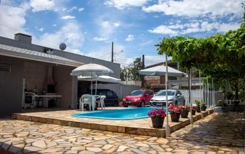 Matinhos House | Casa das Flores com piscina