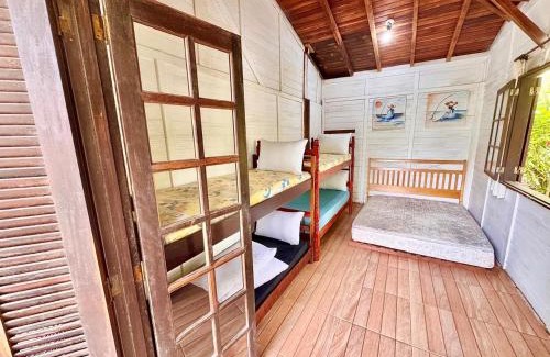 Paranagua House | Casa de 2 quartos e 1 mezanino na ilha do Mel próximo ao mar