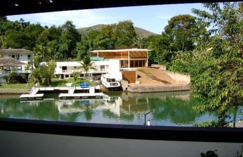 Portogalo Villa | Casa de 730m2 no Exclusivo Condomínio Portogalo com Piscina Privada e Cais para iates de até 55 Pés