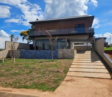 Paranapanema House | Casa de Alto Padrão na Represa de Avaré