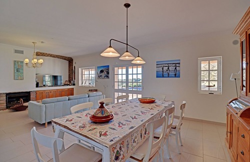 Concelho Villa | Casa de Apra by Portucasa
