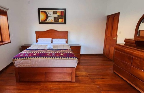 Urubamba Ski Chalet | Casa de Campo a 15 Minutos de Estación de Tren de Ollantaytambo a Machupicchu