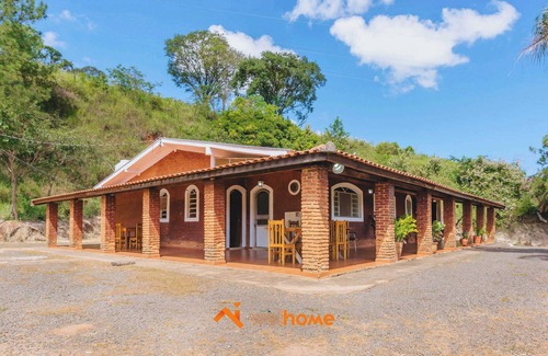Lindoia House | Casa de campo com piscina em Lindóia