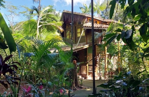 Historic Center House | Casa de charme na mata atlantica, área de lazer com 2 piscinas 8kms das praias