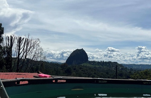 Guatape Villa | Casa De Colores