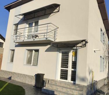 Tirgu Jiu House | Casa de la Nuc