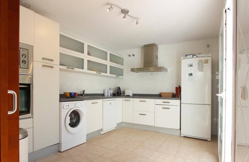 Cabo Roche House | Casa de las Palmeras - Modern holiday home for families with private fenced pool in Conil Roche