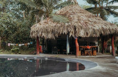 Cahuita House | casa de los amigos caribena