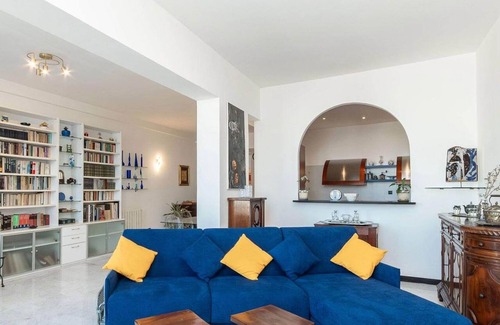 Genoa Historical Centre Apartment | Casa Dè Mà, Large Luxury House with View of the Old Port and Aquarium of Genoa
