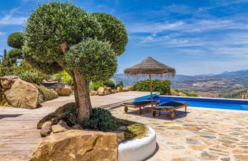 Canillas de Aceituno Villa | Casa de Pilares