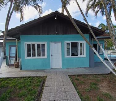 Ubatuba House | Casa de praia com piscina para 05 pessoas