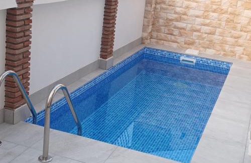 Montecorto House | Casa de Teones con piscina privada