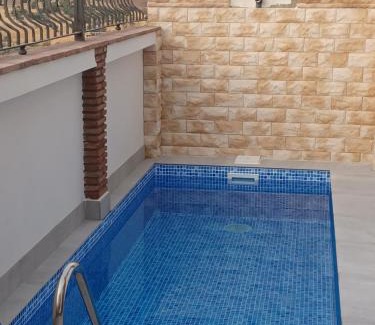 Montecorto House | Casa de Teones con piscina privada