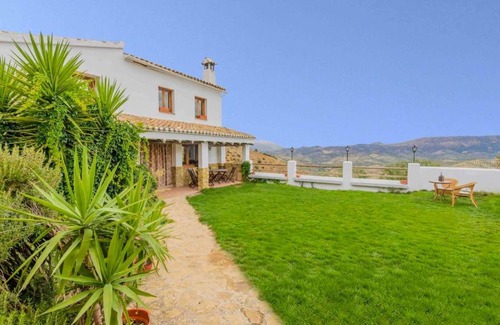 Algarinejo Villa | Casa Dehesa de las Casas Algarinejo by Ruralidays