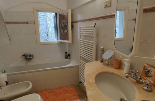Perinaldo Apartment | Casa del Gufo, Cozy vacation apartment with sea view