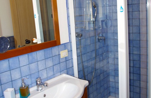 Alghero Apartment | Casa del Mar Three-room superior apartment with covered veranda - CIN: IT090003B4000E2202