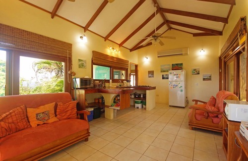Pavones House | Casa del Sol - Quiet Wildlife Paradise with Fantastic Ocean Views