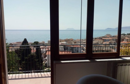 Sperlonga Apartment | Casa del sole, breathtaking view of the Pontine islands and the Circeo