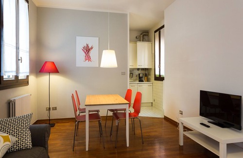 Historic Center Apartment | Casa delle Mura -